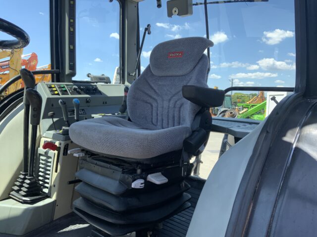 Valtra 6750 Tractor (ST23720)