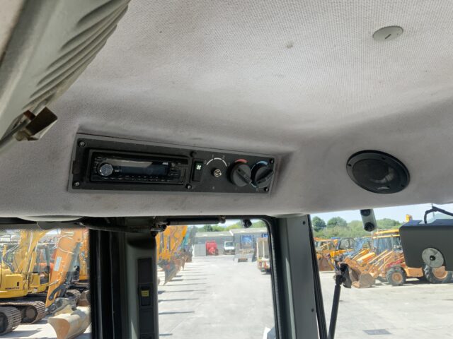 Valtra 6750 Tractor (ST23720)