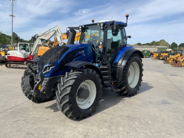 Valtra T195 Versu Tractor (ST23736)