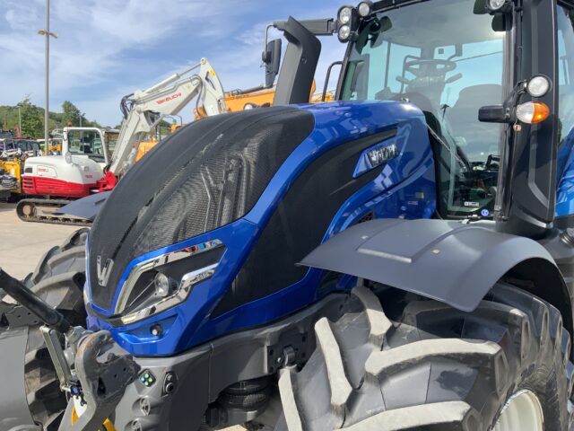 Valtra T195 Versu Tractor (ST23736)