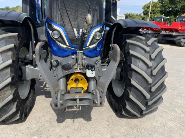 Valtra T195 Versu Tractor (ST23736)