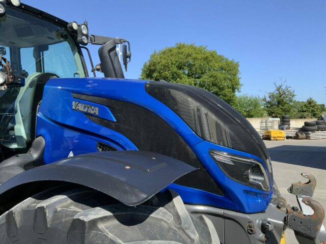 Valtra T234 Direct Twin Track Reverse Drive Tractor (ST23213)