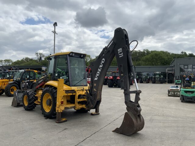 Volvo BL71 Wheeled Digger (ST23718)