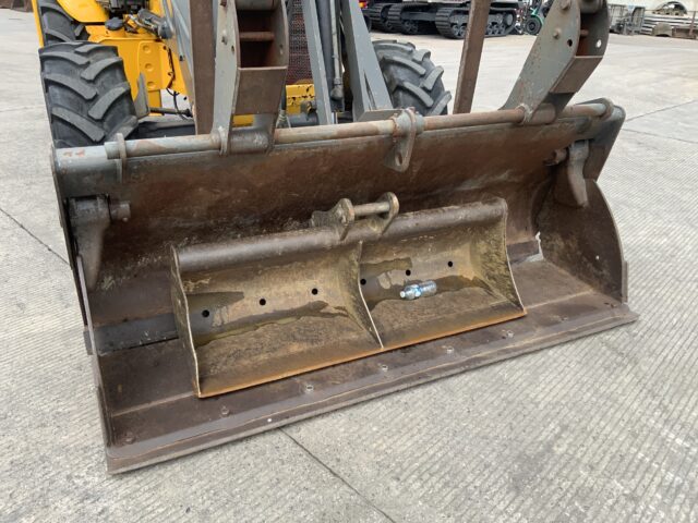 Volvo BL71 Wheeled Digger (ST23718)