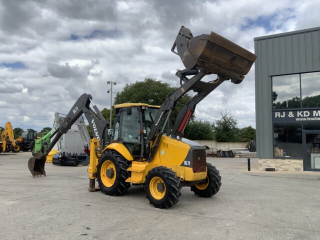 Volvo BL71 Wheeled Digger (ST23718)