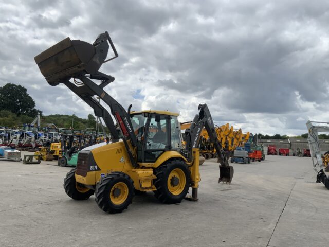 Volvo BL71 Wheeled Digger (ST23718)