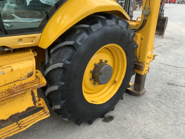 Volvo BL71 Wheeled Digger (ST23718)