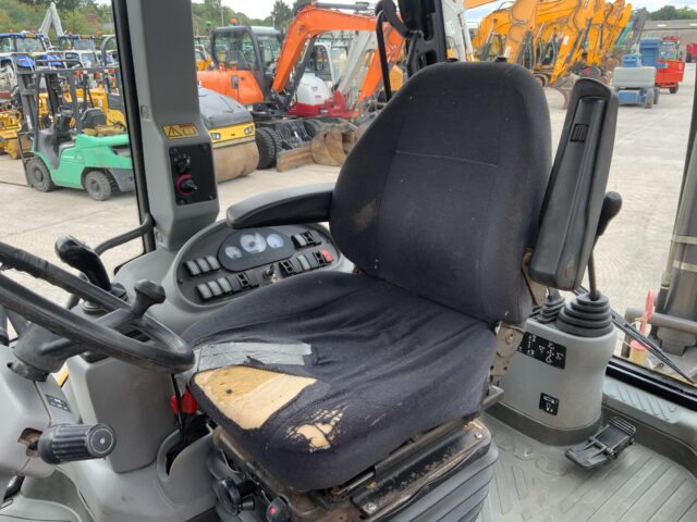 Volvo BL71 Wheeled Digger (ST23718)