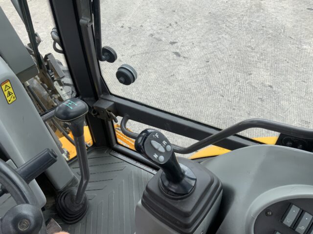 Volvo BL71 Wheeled Digger (ST23718)