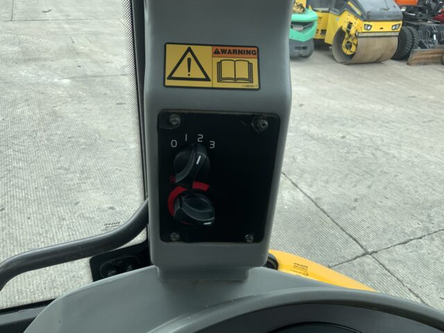 Volvo BL71 Wheeled Digger (ST23718)