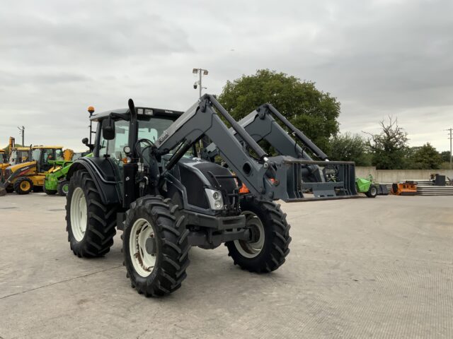 Valtra N113 Hi Tech Tractor (ST23833)