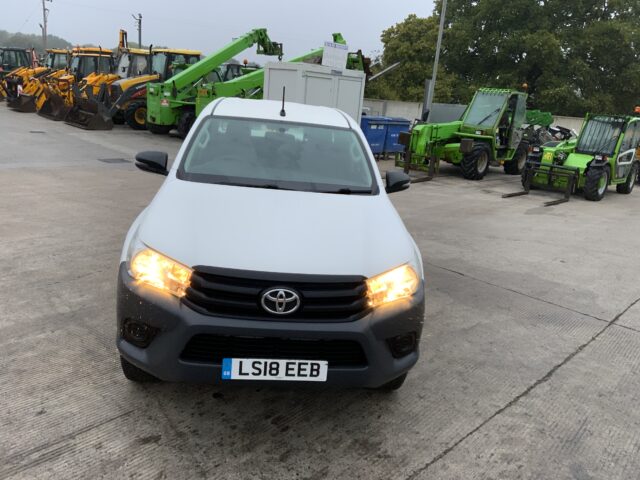 Toyota Hilux Double Cab Pick Up (ST24186)
