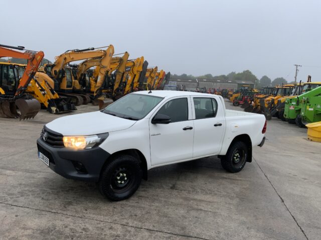 Toyota Hilux Double Cab Pick Up (ST24186)