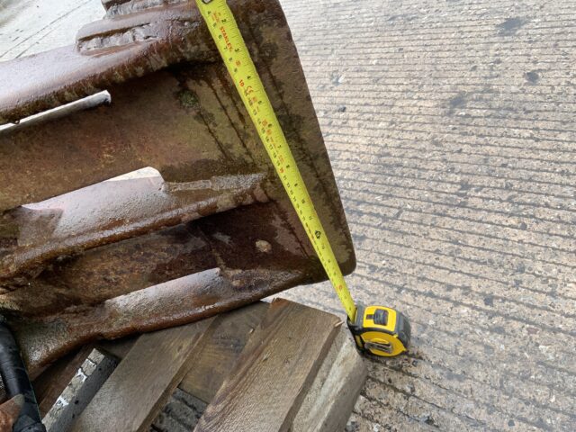 Digbits Concrete Crusher