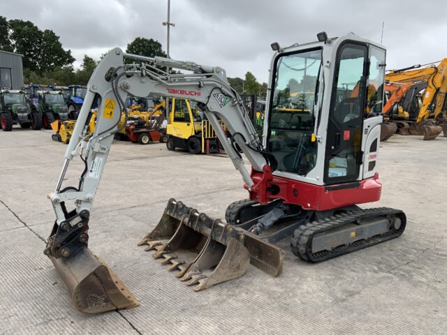 Takeuchi TB325R Digger (ST24274)