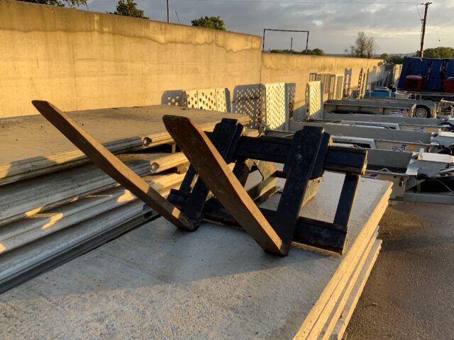 Engcon GH1200 Pallet Forks