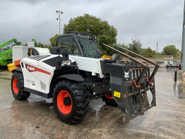 Bobcat 35-105 Telehandler (ST24208)