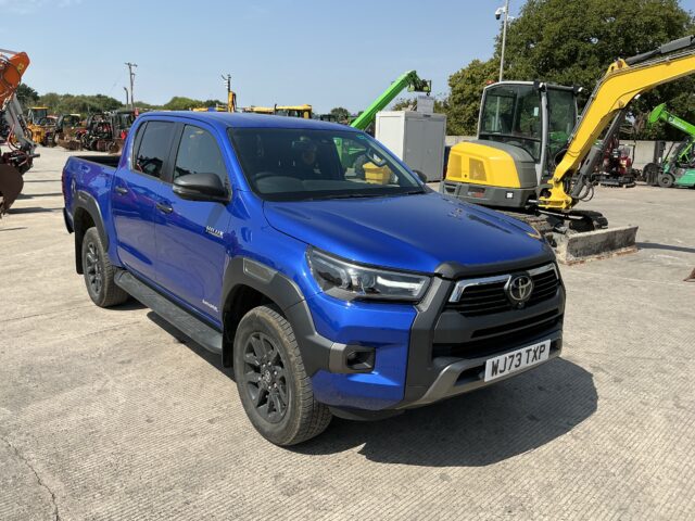 Toyota Hilux Invincible X