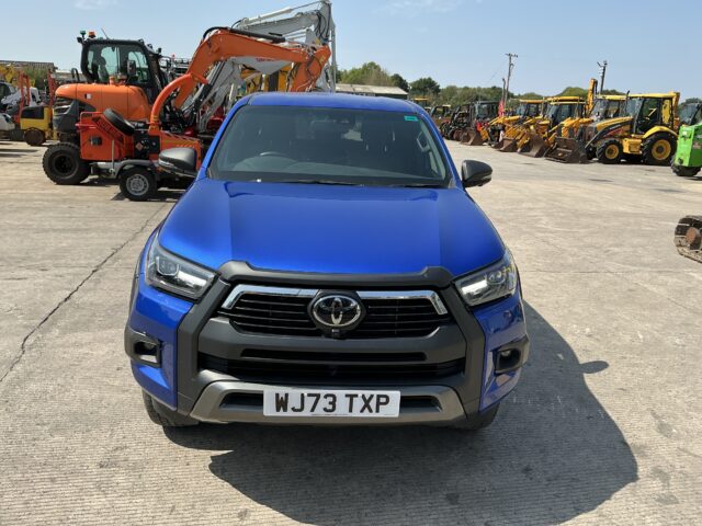 Toyota Hilux Invincible X