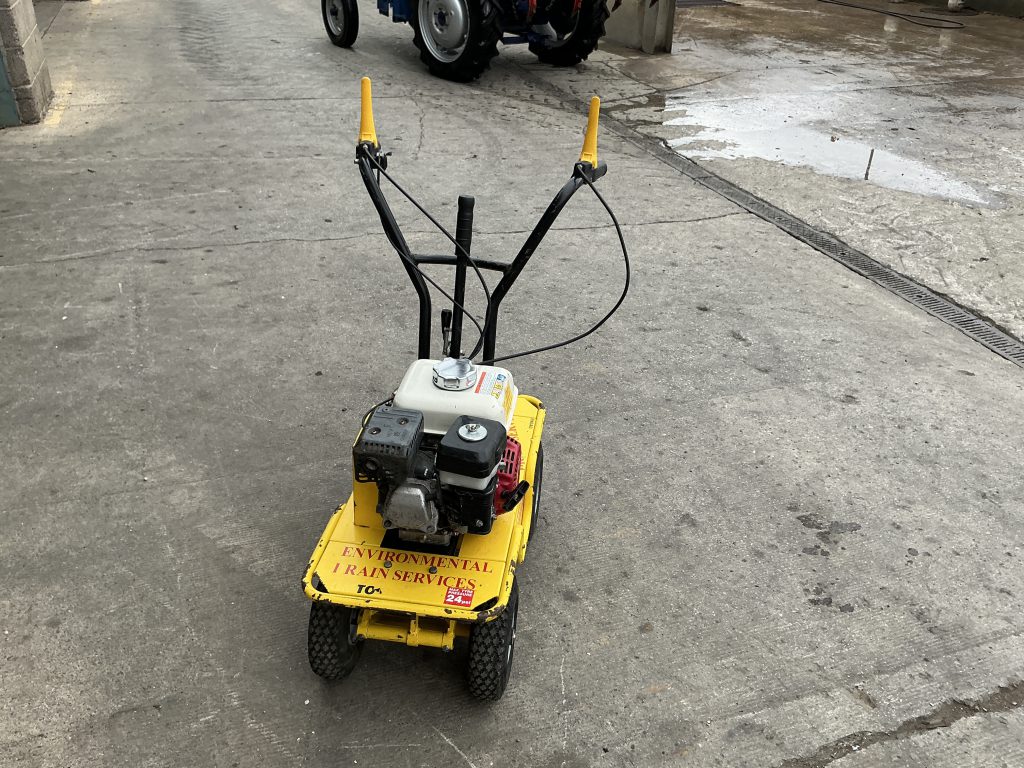 BirchWood Turf Cutter