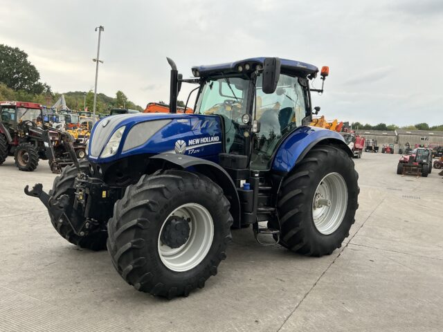 New Holland T7.270 Blue Power Tractor (ST24177)