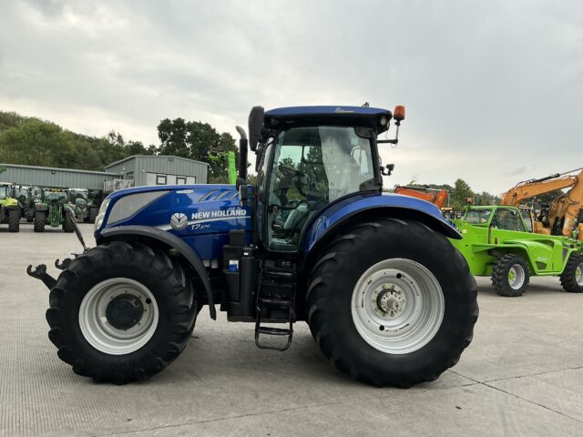 New Holland T7.270 Blue Power Tractor (ST24177)