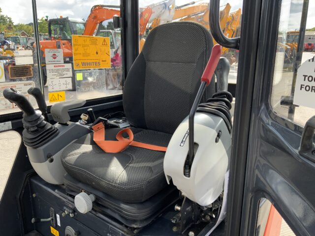 Hitachi Zaxis 19-6 CR Digger (ST24050)