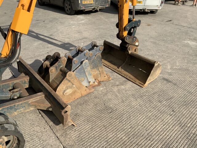 Hyundai Robex 25Z-9A Digger