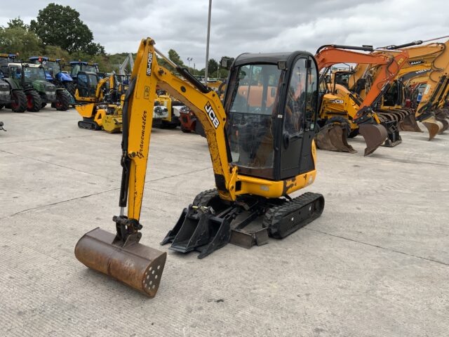 JCB 8018 CTS Grave Digger (ST24253)