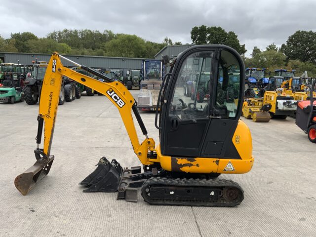 JCB 8018 CTS Grave Digger (ST24253)