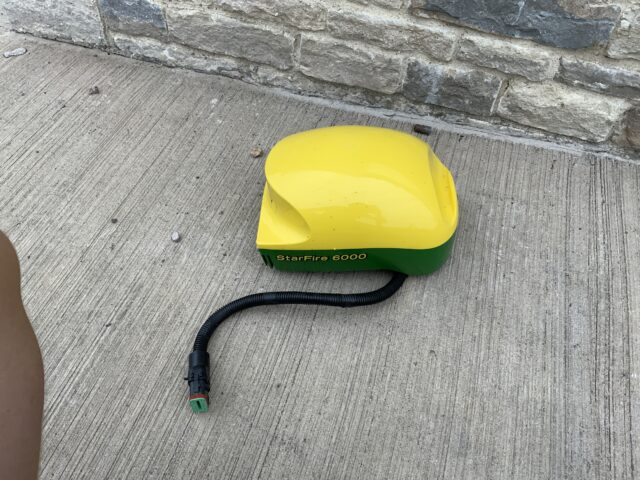 John Deere Green Star SF6000 Guidance Receiver Pod