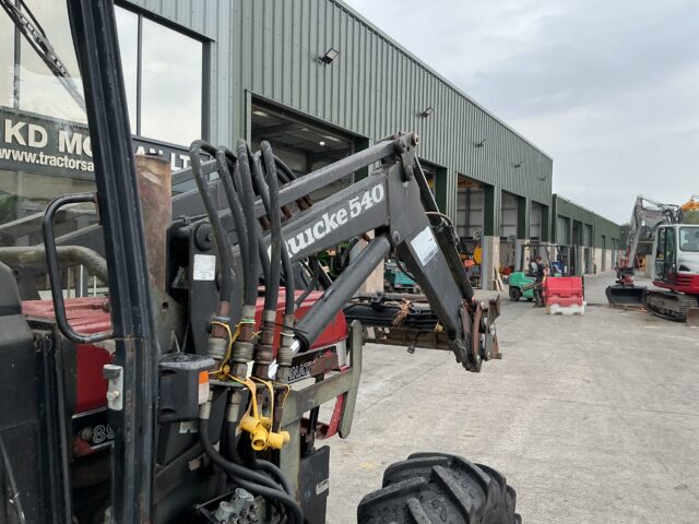 Case International 895XL Tractor (ST23766)