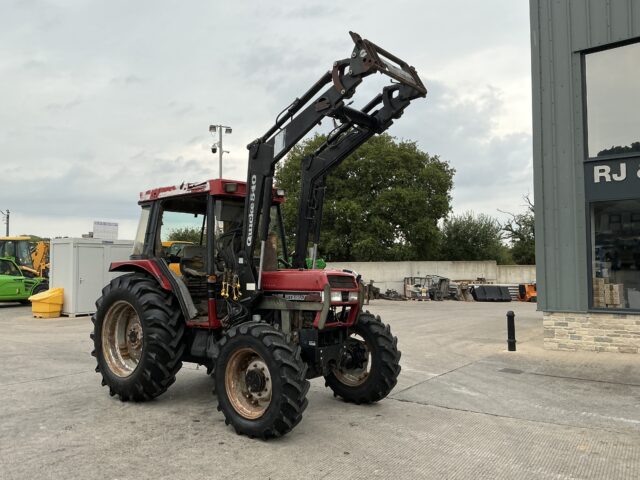 Case International 895XL Tractor (ST23766)