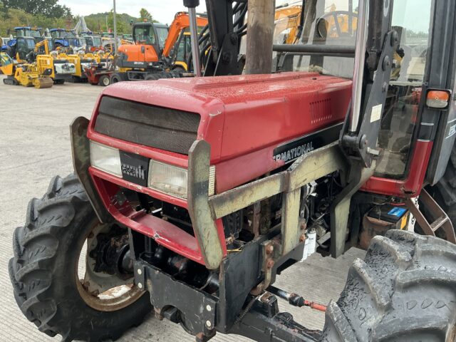 Case International 895XL Tractor (ST23766)