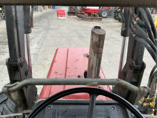 Case International 895XL Tractor (ST23766)