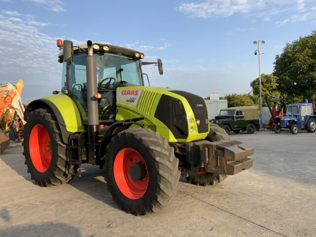 Claas 820 Axion Tractor (ST23326)