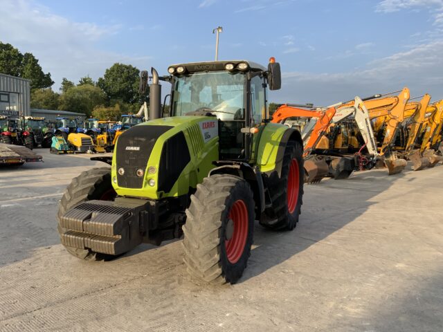 Claas 820 Axion Tractor (ST23326)