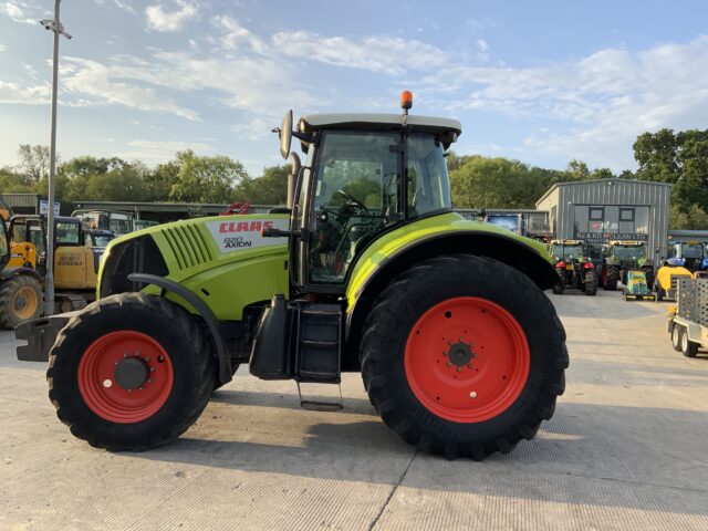 Claas 820 Axion Tractor (ST23326)