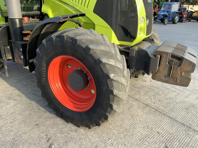 Claas 820 Axion Tractor (ST23326)