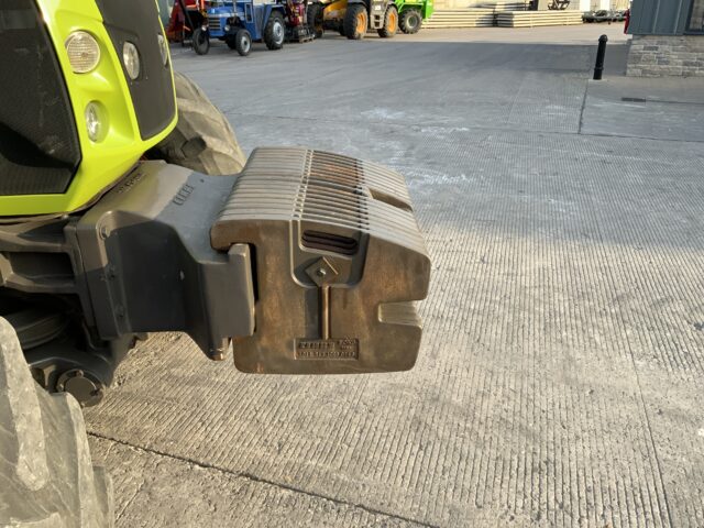 Claas 820 Axion Tractor (ST23326)
