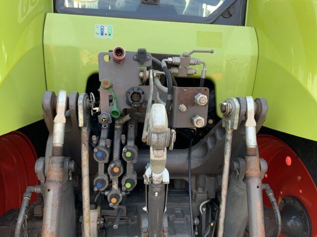 Claas 820 Axion Tractor (ST23326)