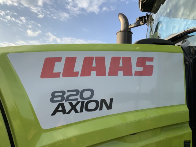 Claas 820 Axion Tractor (ST23326)