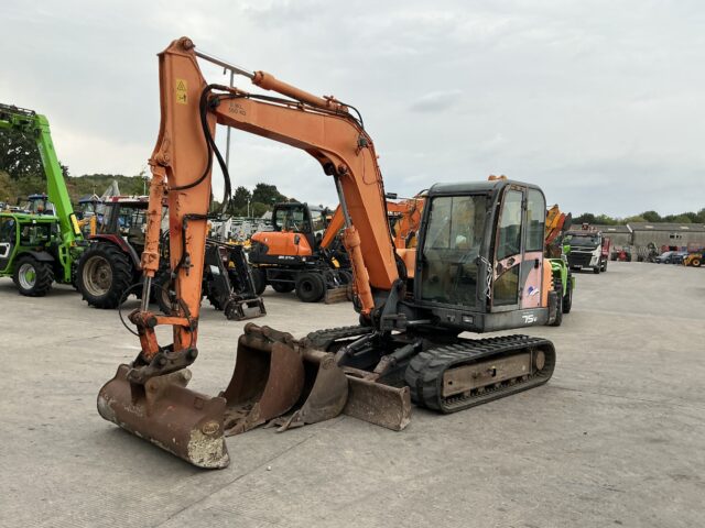 Daewoo Solar 75V Digger (ST24111)