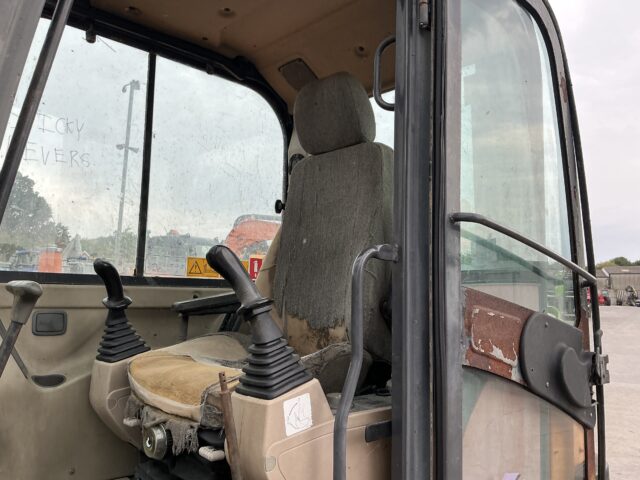 Daewoo Solar 75V Digger (ST24111)