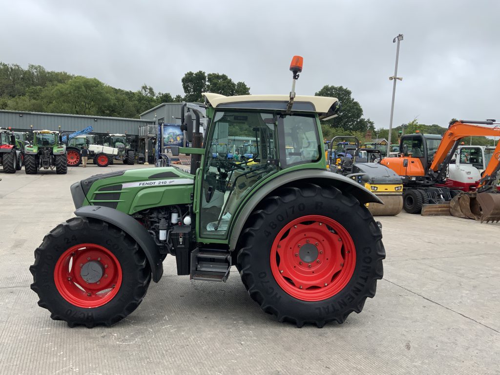 Fendt 210 (ST23988)
