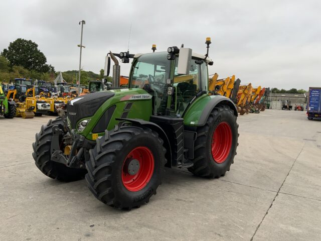 Fendt 724 Profi Plus Tractor (ST23854)