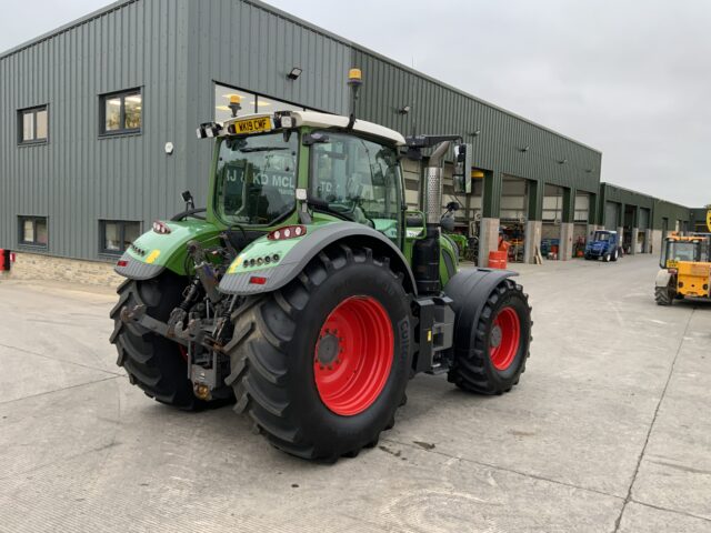 Fendt 724 Profi Plus Tractor (ST23854)