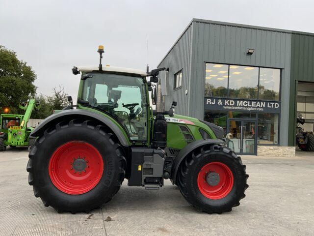 Fendt 724 Profi Plus Tractor (ST23854)