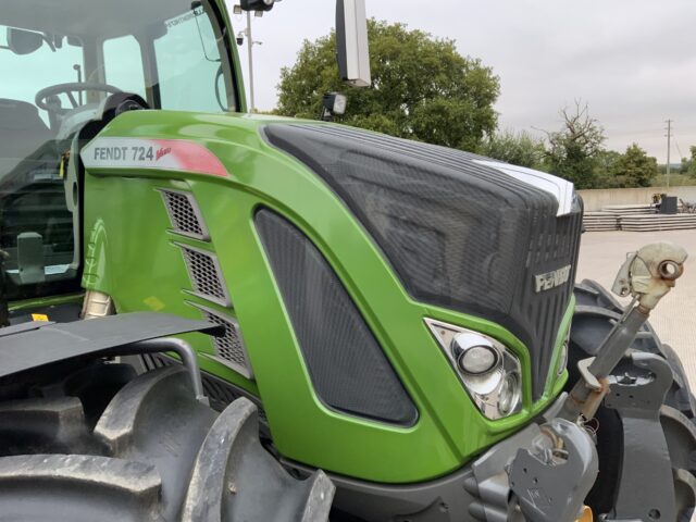 Fendt 724 Profi Plus Tractor (ST23854)