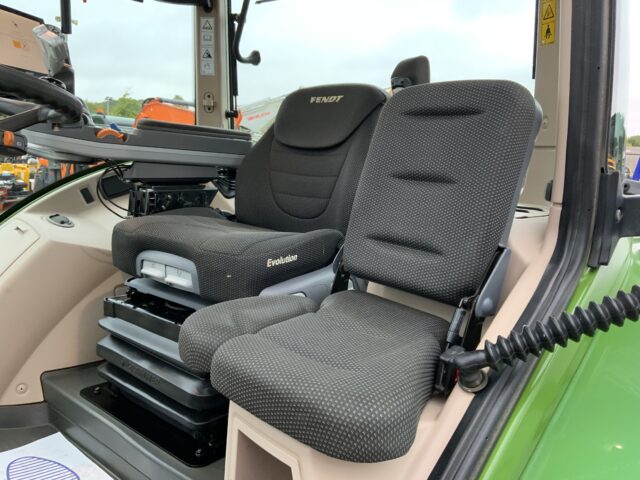 Fendt 724 Profi Plus Tractor (ST23854)